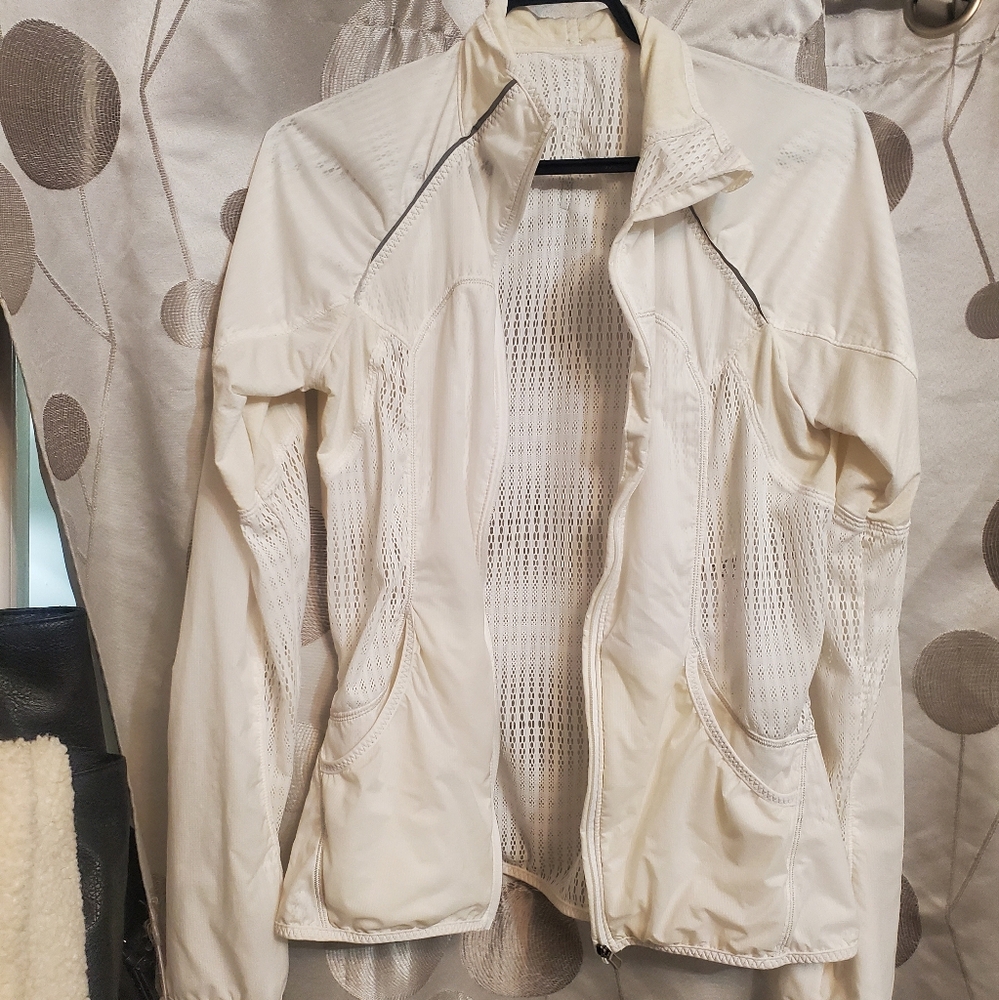 Lululemon light coat